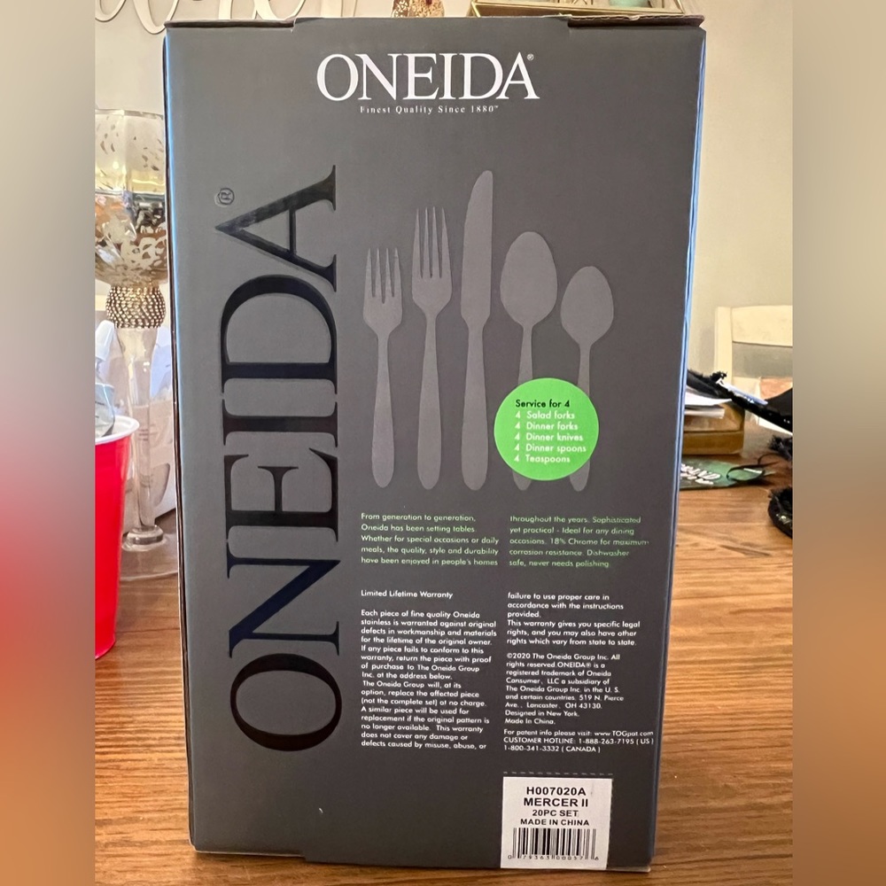 Oneida 20 piece set. Service for 4